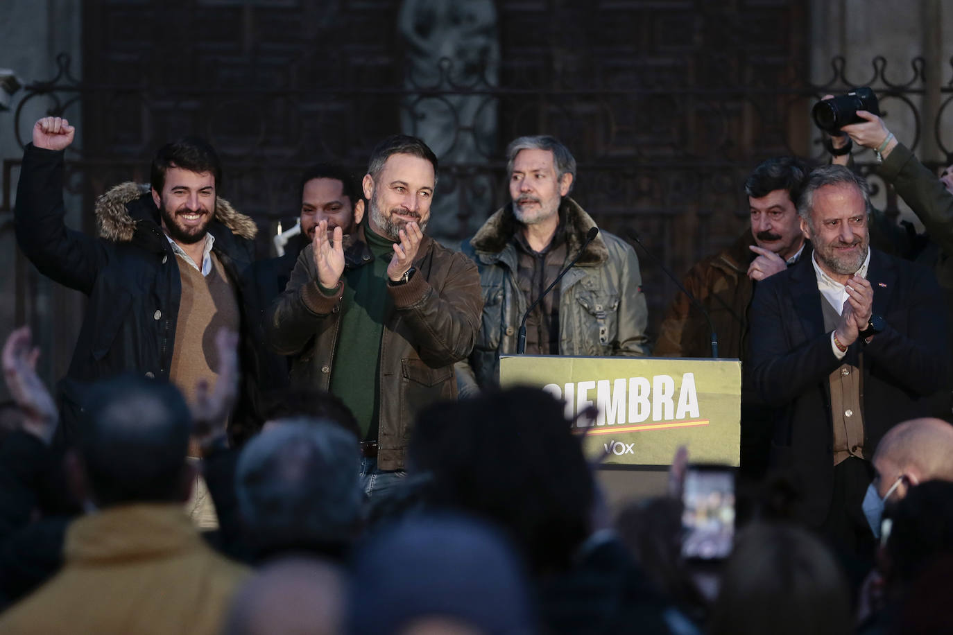 El candidato de Vox a las elecciones autonómicas ha realizado un mitín en la Plaza de Regla.