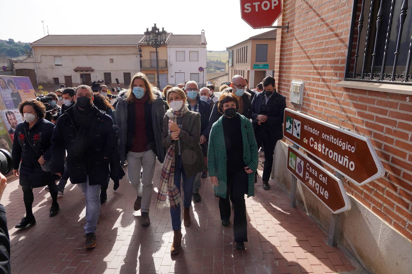 La vicepresidenta segunda del Gobierno y ministra de Trabajo, Yolanda Díaz, visita Castronuño (Valladolid) para participar en la campaña para las elecciones autonómicas junto al candidato a la Presidencia de la Junta por Unidas Podemos, Pablo Fernández..