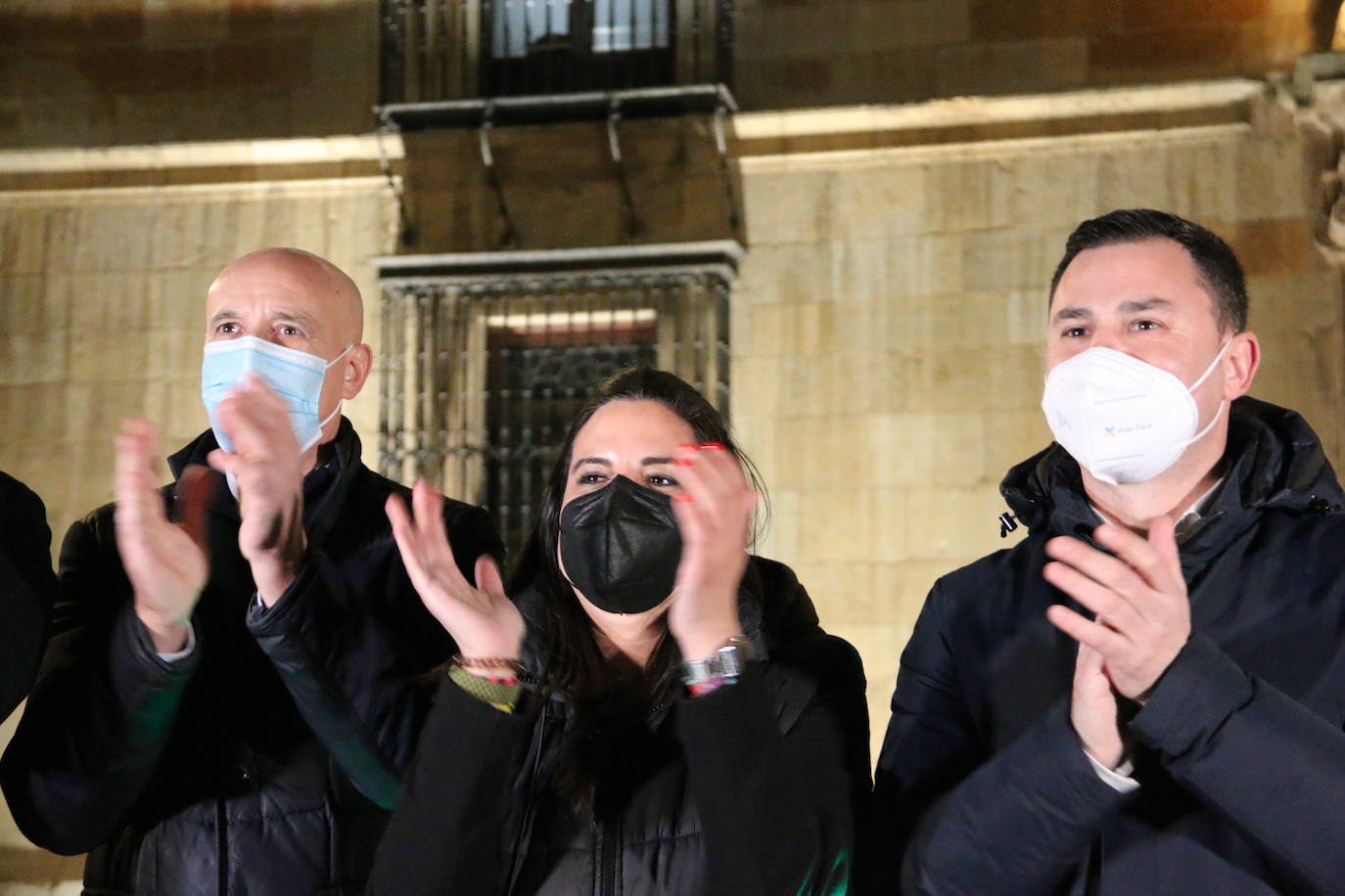 Nuria Rubio despide la campaña hacia el 13 de febrero frente a Botines arropada por Cendón, Bardón y Diez y pide el voto para acabar con «los 35 años de retroceso, corrupción y pérdida de oportunidades».