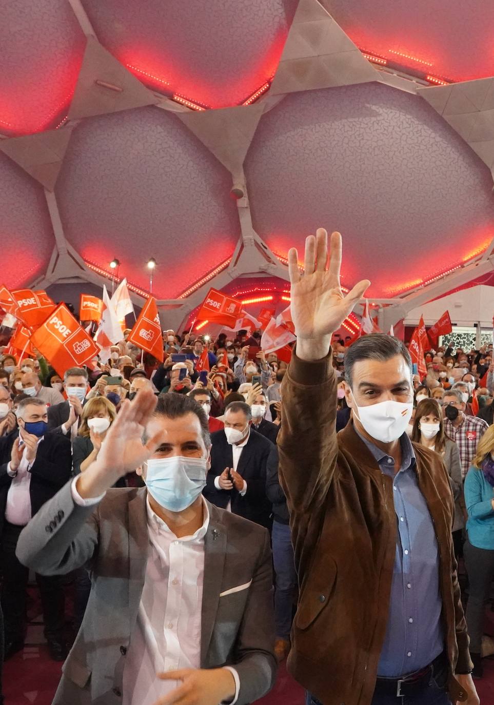 Cierre de campaña con la participación del secretario provincial del PSOE y alcalde de Valladolid, Óscar Puente; la cabeza de lista por la provincia, Patricia Gómez; el candidato a la Junta y el presidente del Gobierno y secretario general del PSOE, Pedro Sánchez.