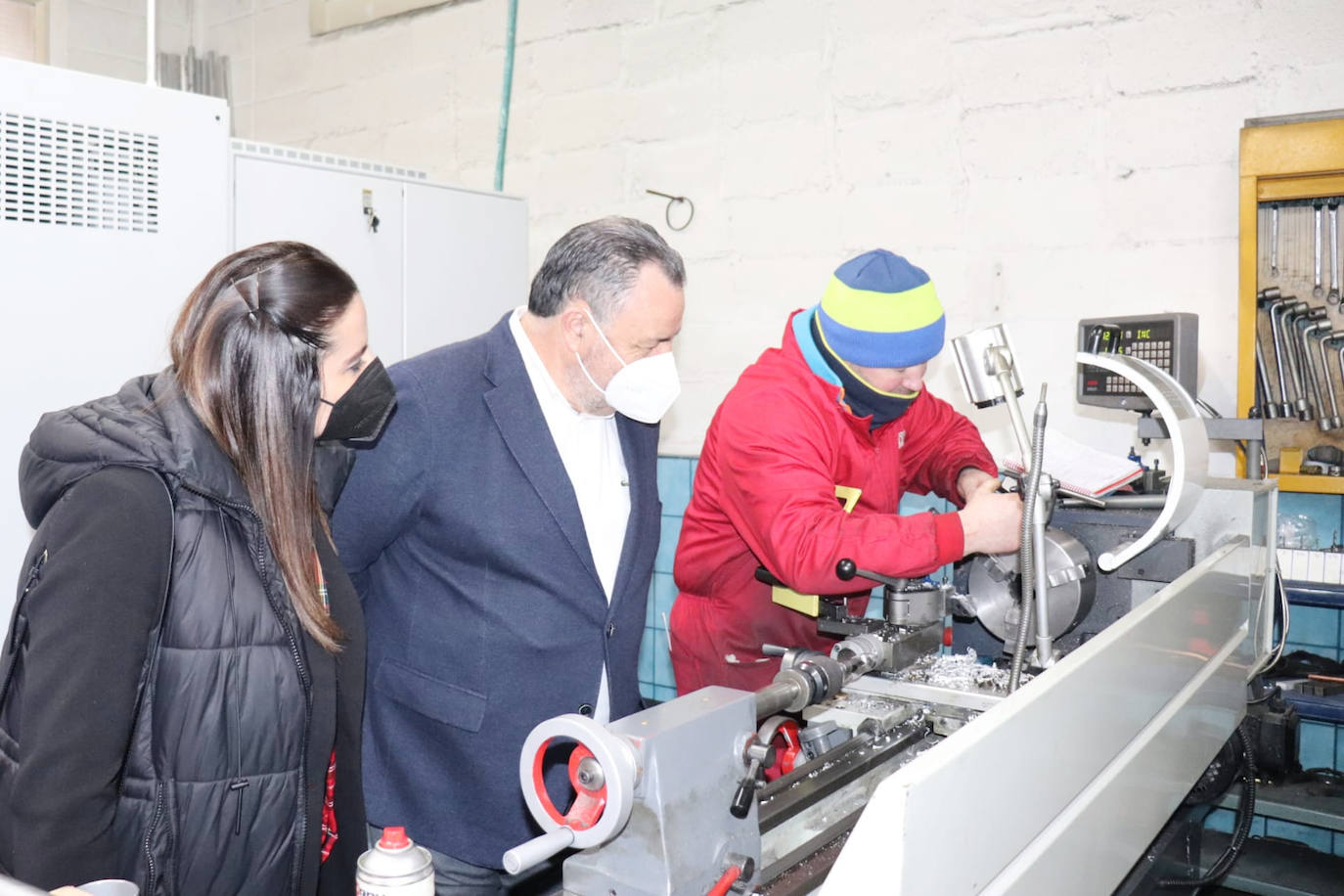 Fotos: Visita de la cabeza de lista de la candidatura socialista a las Cortes, Nuria Rubio, a RMC Motorsport