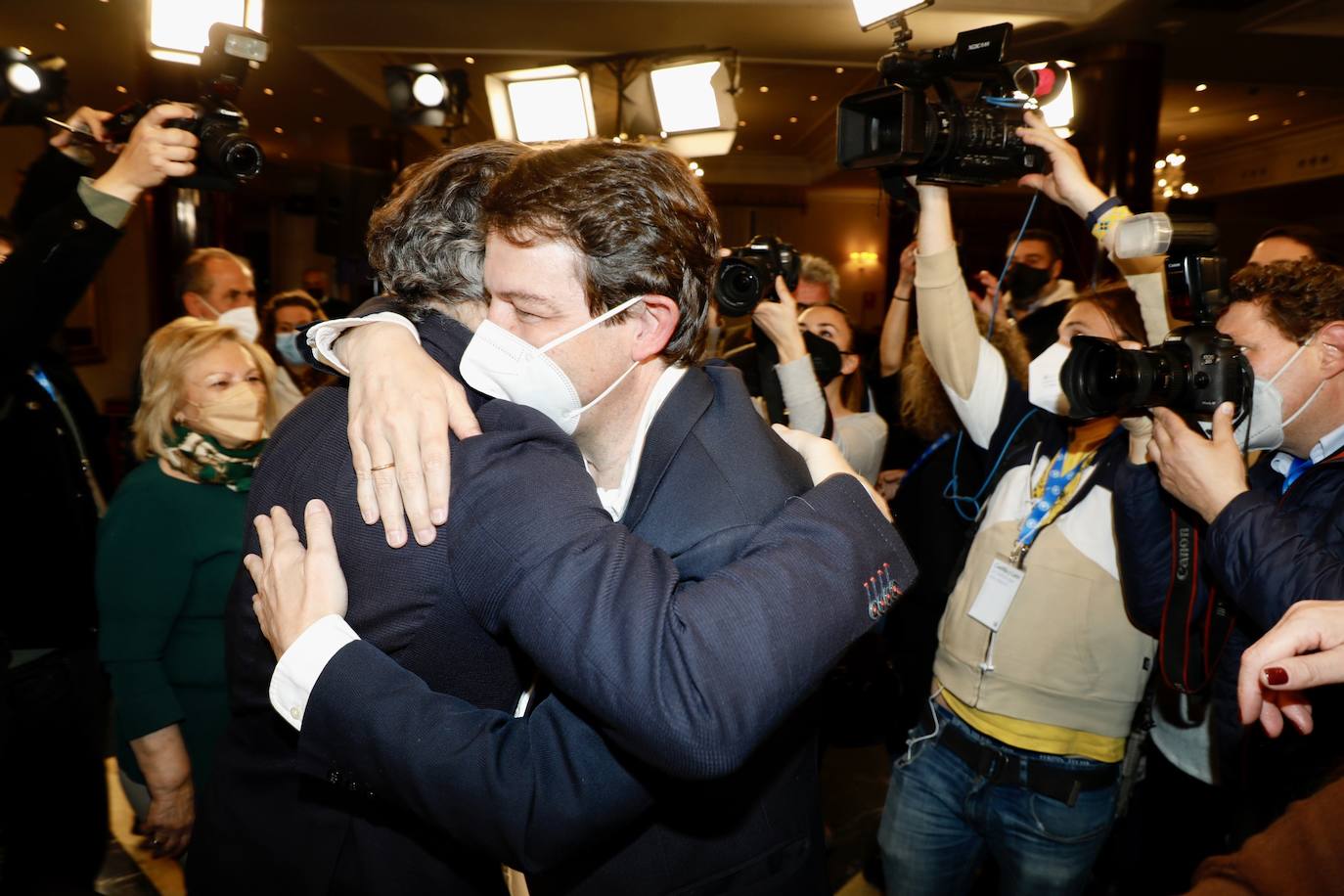 Alfonso Fernández Mañueco celebra su victoria en las elecciones de Castilla y León