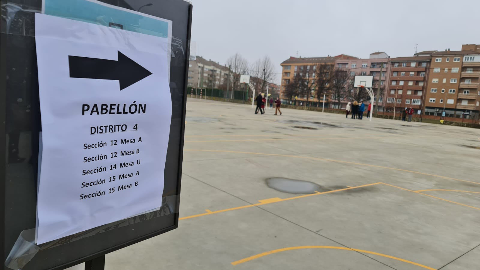 Los colegios abren sus puertas para que los ciudadanos ejerzan su derecho al voto durante todo el día.