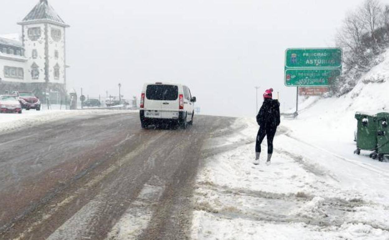 La nieve regresará a la montaña durante este domingo y lunes en la provincia.