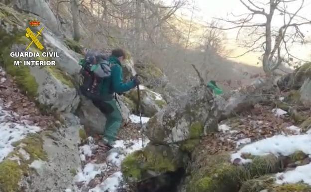 Efectivos de la Guardia Civil durante las labores de rastreo realizadas este miércoles. 