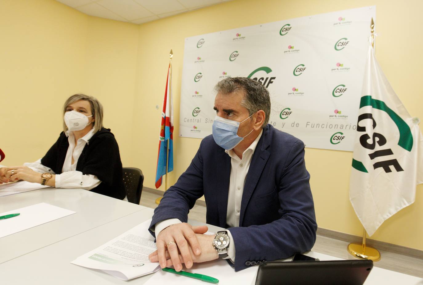 El presidente de Csif Castilla y León, Benjamín Castro, durante la jornada de trabajo en Ponferrada con los delegados de la comarca del Bierzo para valorar los resultados de las elecciones autonómicas y la situación de los empleados y los servicios públicos.
