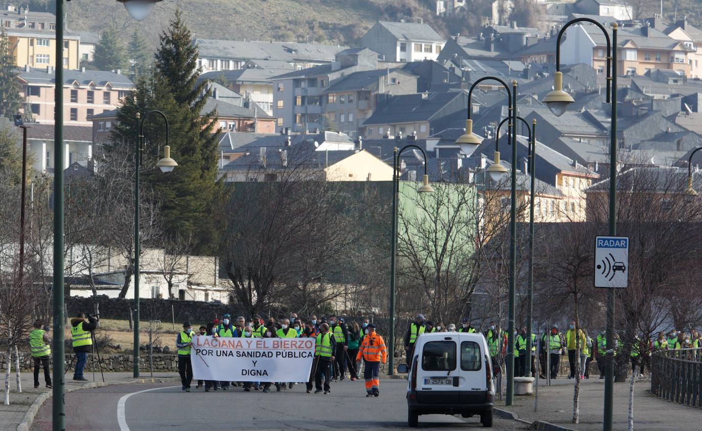 Primera etapa de la marcha en defensa de la sanidad pública Laciana-Bierzo (Villablino-Ponferrada).