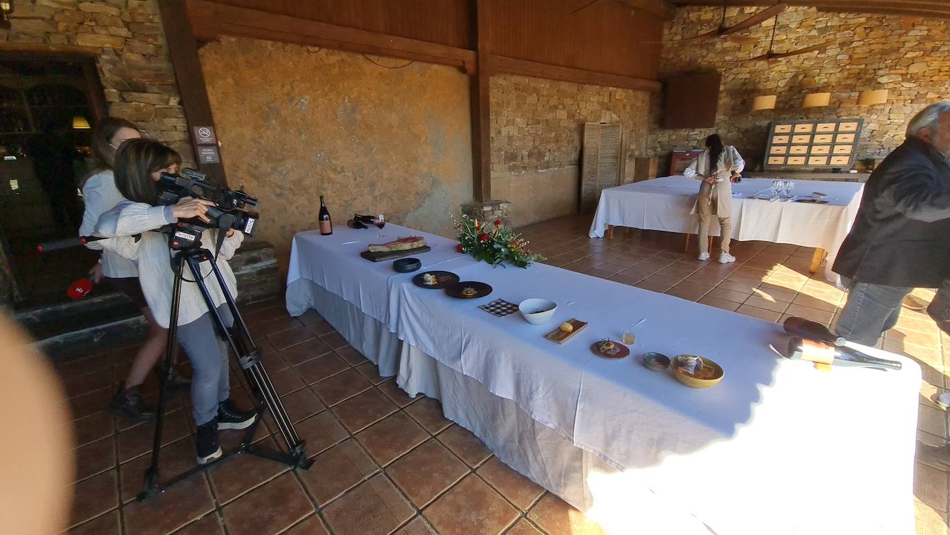 La bodega El Capricho celebra sus 'XVIII Jornadas de Exaltación de las carnes de buey', ahora con un 'guiño' a Chile | Once platos con vino del valle de Jamuz para recuperar una actividad rota por la pandemia y que siempre se ha visto acompañada por el éxito. 