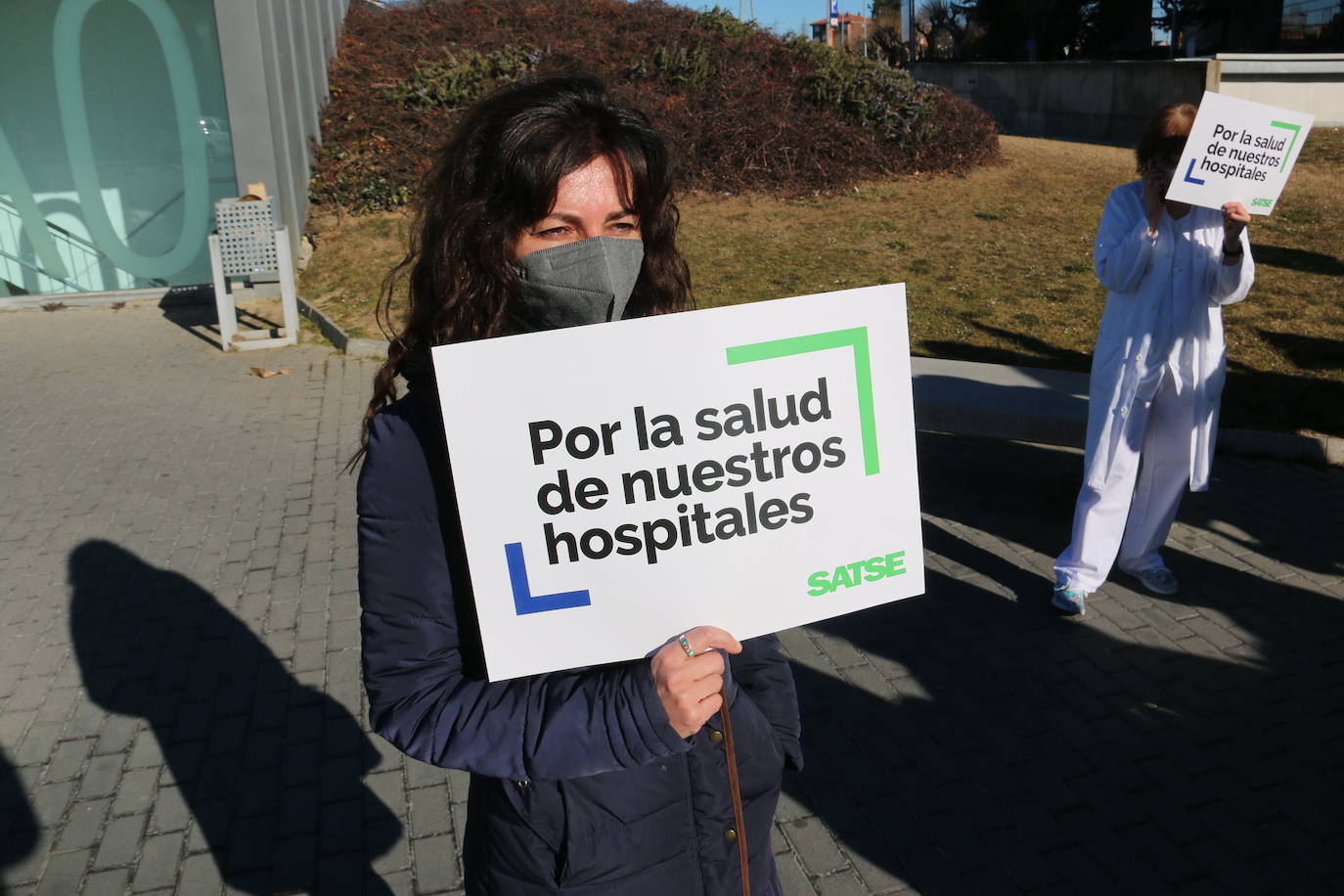 Cerca de 30 profesionales del sector claman contra el exceso de ratios .