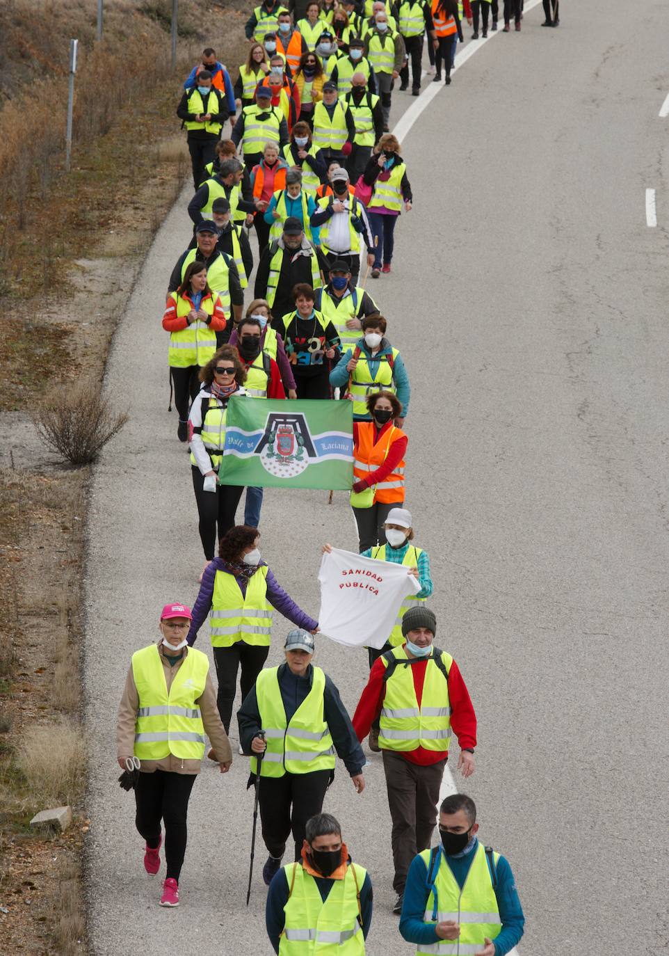 Cuarta etapa de la marcha a pie entre Villablino y Ponferrada en defensa de la sanidad pública de Laciana y del Bierzo, entte las localidades de Toreno y Cubillos del Sil.