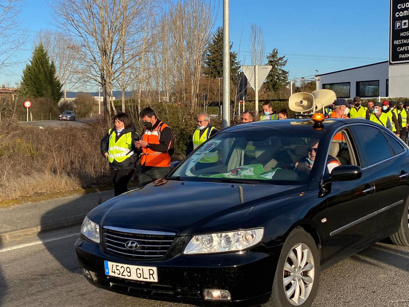 La marcha blanca avanza en su camino a Ponferrada. Los componentes de la misma remarcan la urgente necesidad de contar con medios sanitarios necesarios para atender la zona