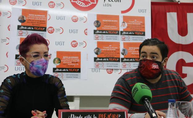 Cristina Fernández y Alberto Álvarez, de UGT han denunciado la falta de profesores en la provincia de León lo que provoca «una merma en la calidad de la educación». 