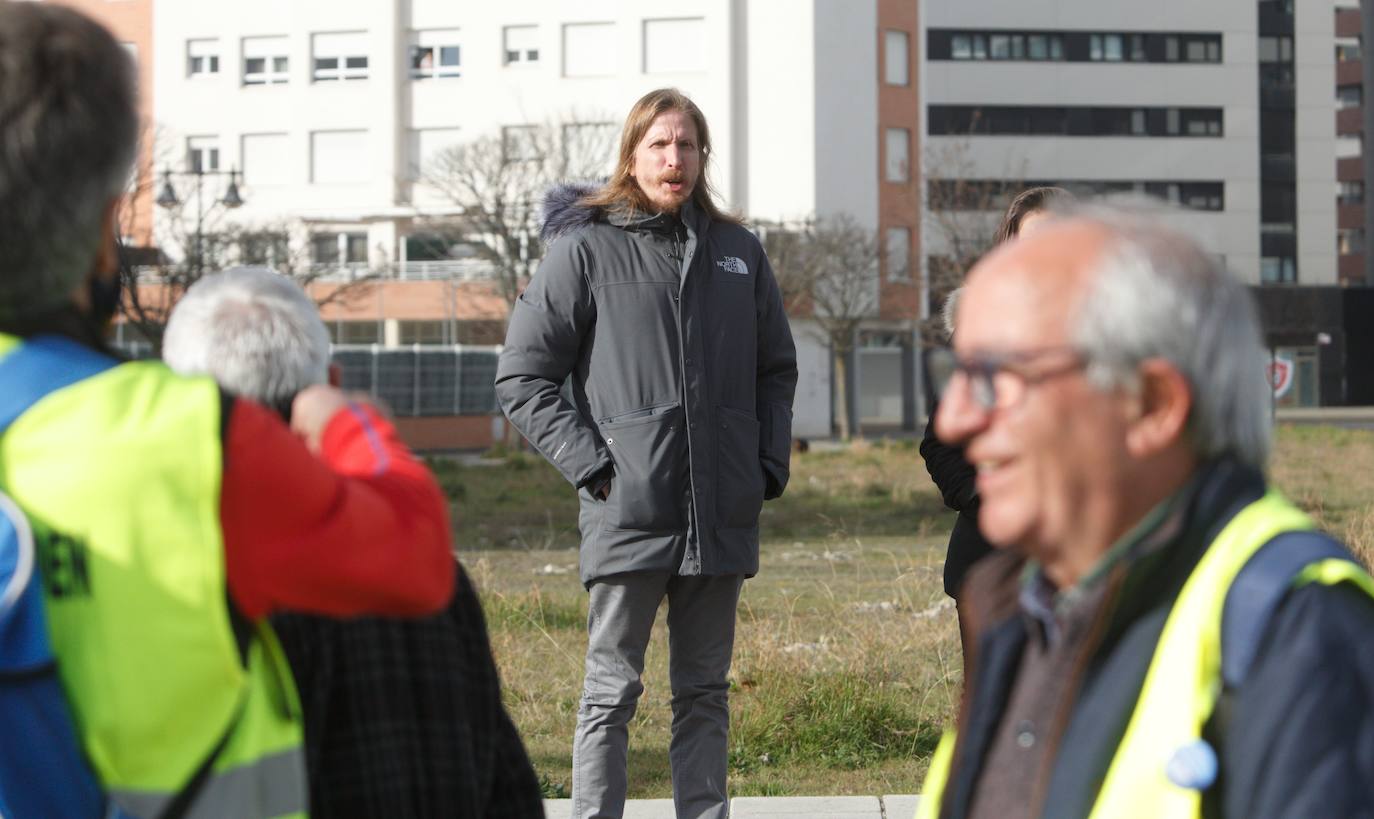 La marcha blanca avanza en su camino a Ponferrada. Los componentes de la misma remarcan la urgente necesidad de contar con medios sanitarios necesarios para atender la zona