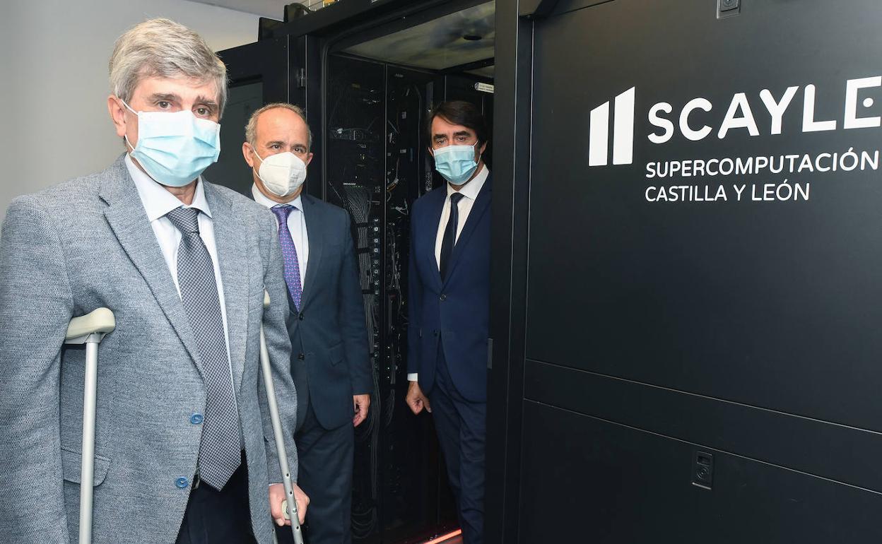 Visita del rector de la ULE y el consejero a la instalación leonesa.