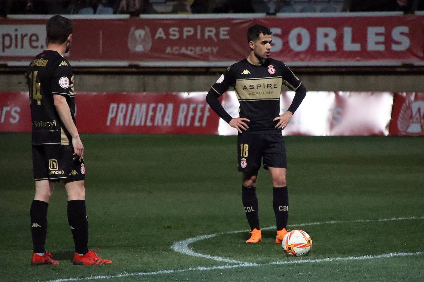 El conjunto leonés logró imponerse al equipo navarro con goles de Buenacasa, Vitoria y Solís