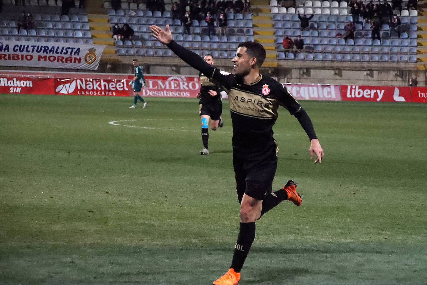 El conjunto leonés logró imponerse al equipo navarro con goles de Buenacasa, Vitoria y Solís