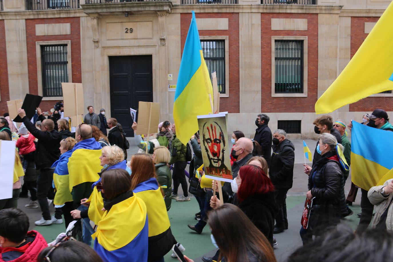 Miles de personas recorren la distancia entre Guzmán y Botines para apoyar al pueblo ucraniano en la guerra que están sufriendo a miles de kilómetros.