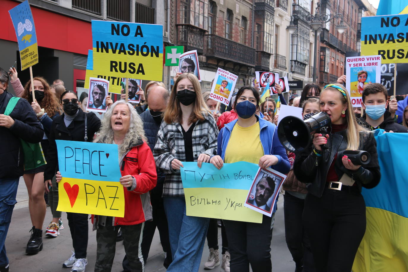 Miles de personas recorren la distancia entre Guzmán y Botines para apoyar al pueblo ucraniano en la guerra que están sufriendo a miles de kilómetros.