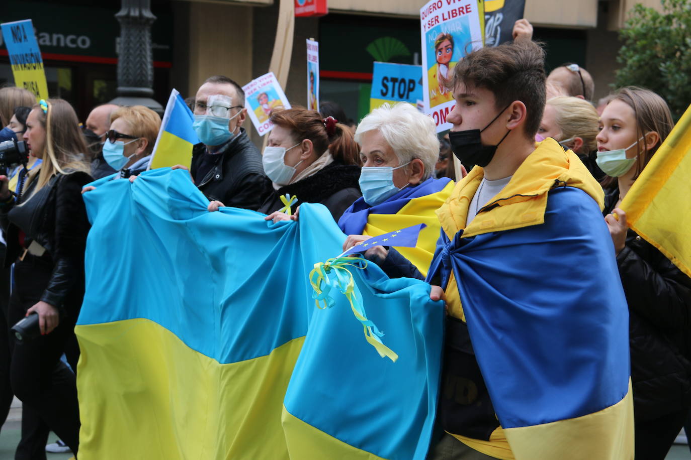 Miles de personas recorren la distancia entre Guzmán y Botines para apoyar al pueblo ucraniano en la guerra que están sufriendo a miles de kilómetros.