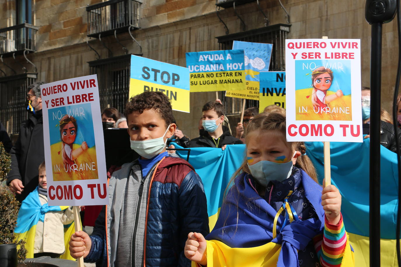 Miles de personas recorren la distancia entre Guzmán y Botines para apoyar al pueblo ucraniano en la guerra que están sufriendo a miles de kilómetros.