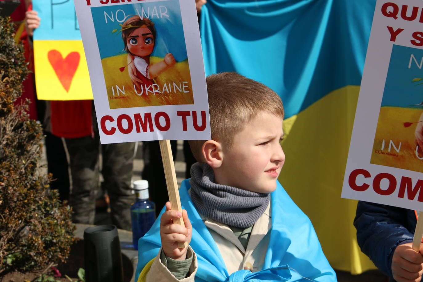 Miles de personas recorren la distancia entre Guzmán y Botines para apoyar al pueblo ucraniano en la guerra que están sufriendo a miles de kilómetros.