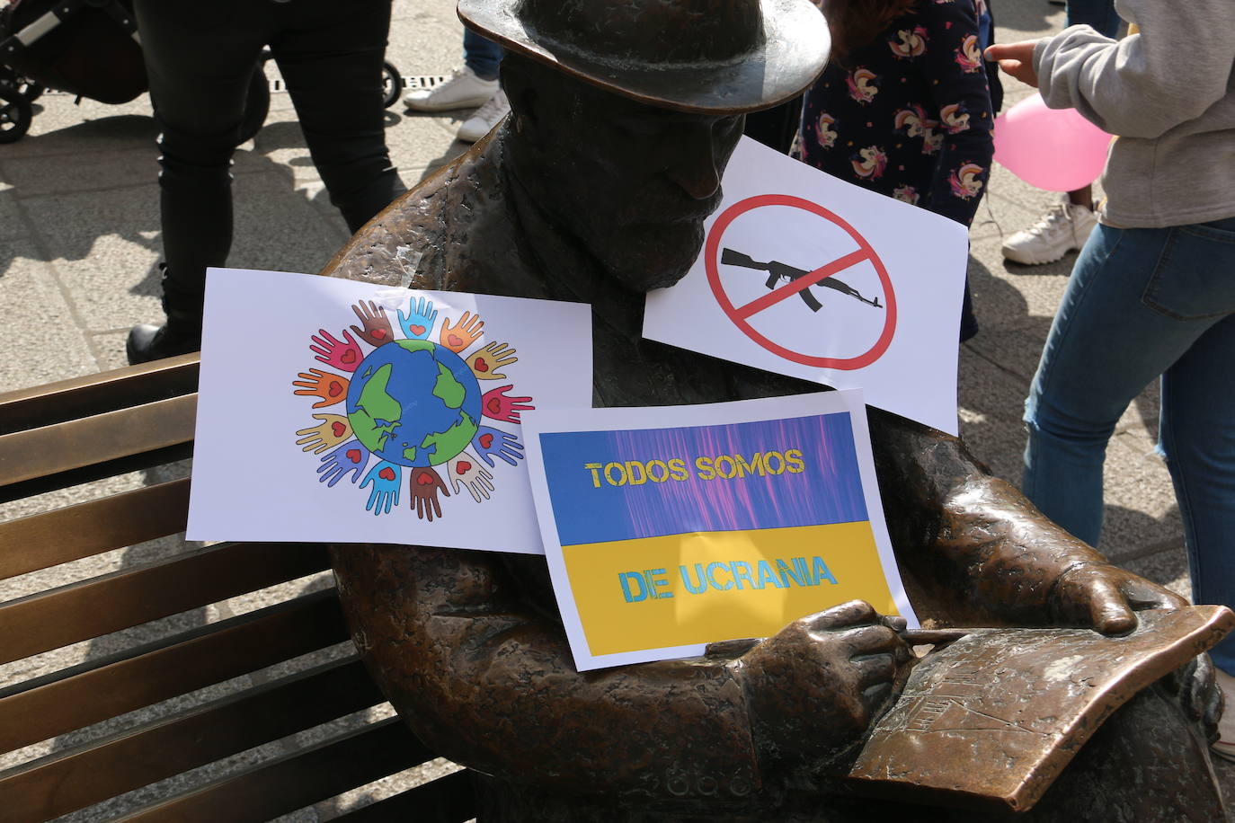 Miles de personas recorren la distancia entre Guzmán y Botines para apoyar al pueblo ucraniano en la guerra que están sufriendo a miles de kilómetros.