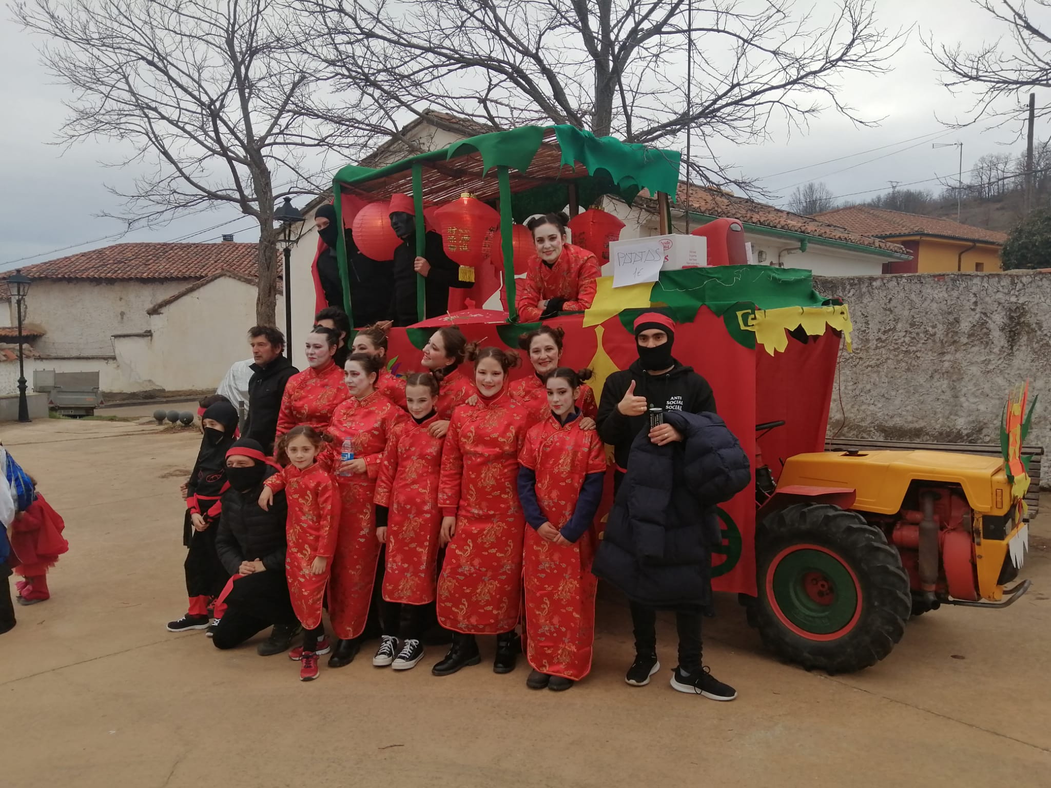 El carnaval de Garrafe de Torío ha mostrado una gran variedad de disfraces.