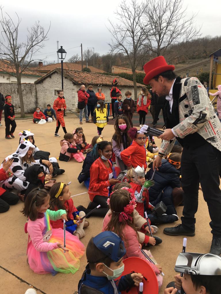 El carnaval de Garrafe de Torío ha mostrado una gran variedad de disfraces.