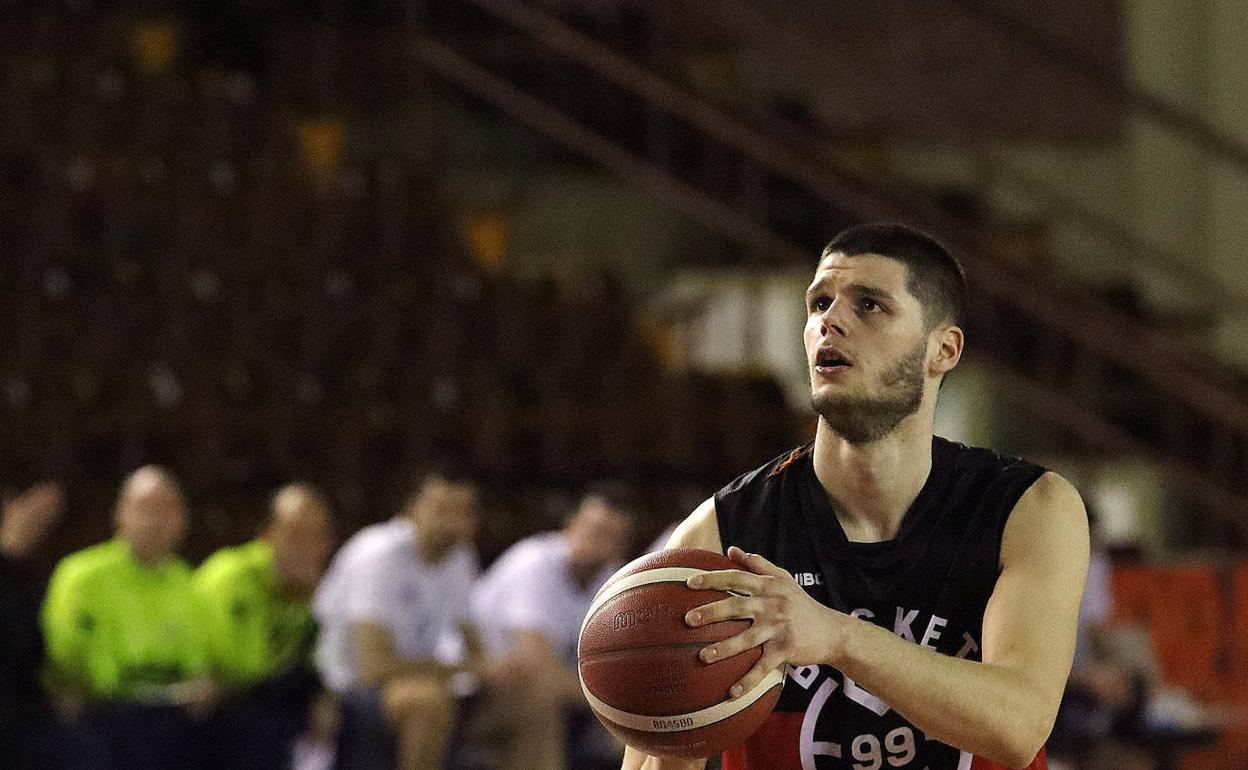 El Basket León cae derrotado en tierras gallegas tras desperdiciar un buen 'colchón' de puntos.