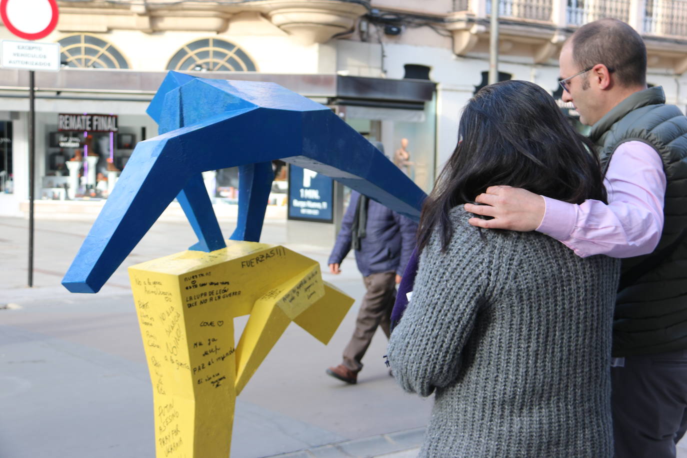 La escultura de Javier Robles refleja un nuevo significado tras la crisis de Ucrania.