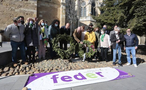 Galería. La asociación piden más tratamientos y diagnósticos ene l día de las enfermedades raras. 