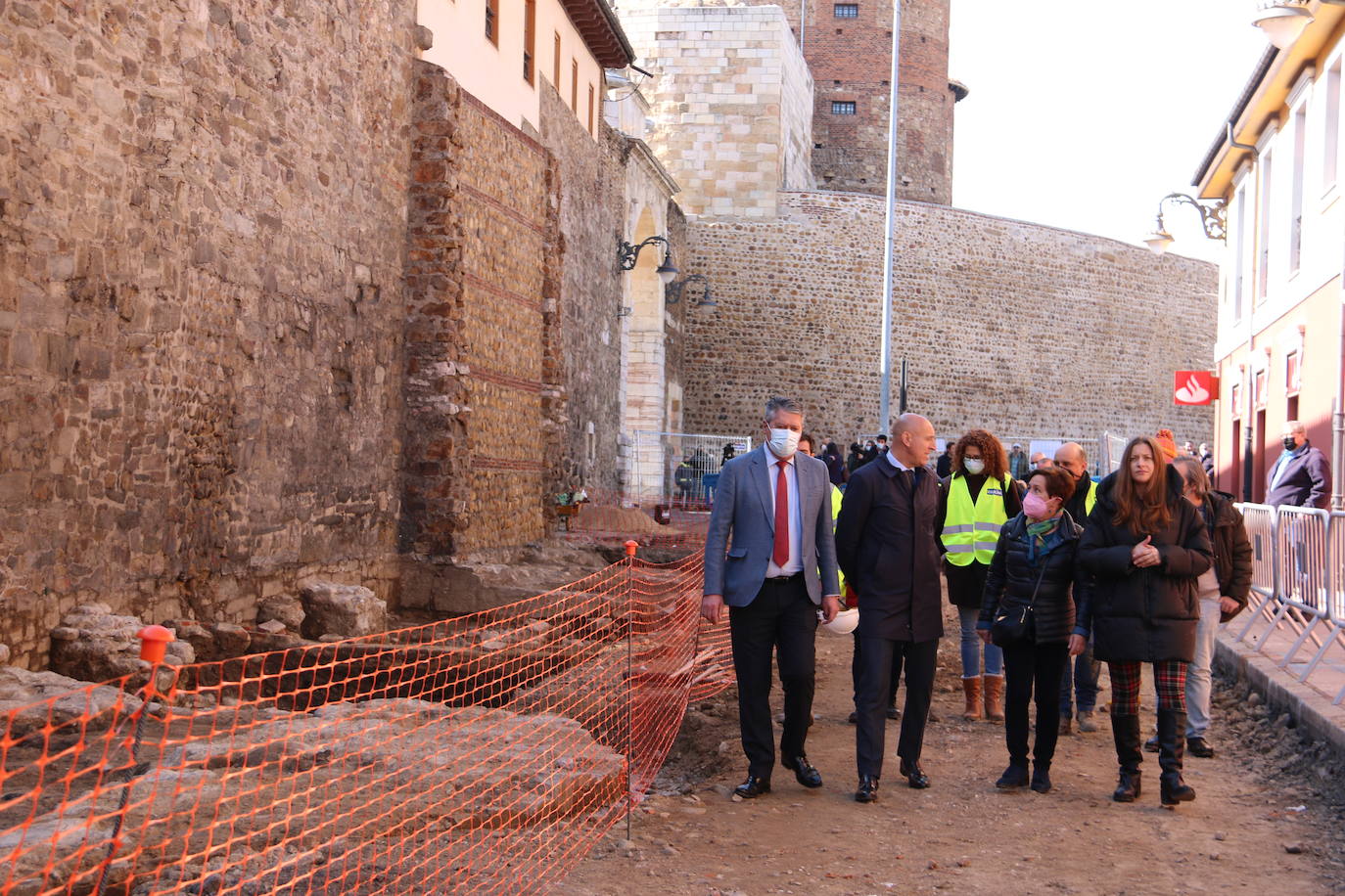 Los arqueólogos siguen buscando vestigios a la espera de dar paso a las obras de peatonalización de las calles Carreras y Los Cubos.