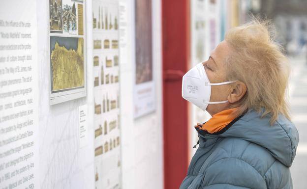 Galería. León acoge la exposición itinerante 'Carteles para un Camino, 100 años de ilustración jacobea' en San Marcos. 