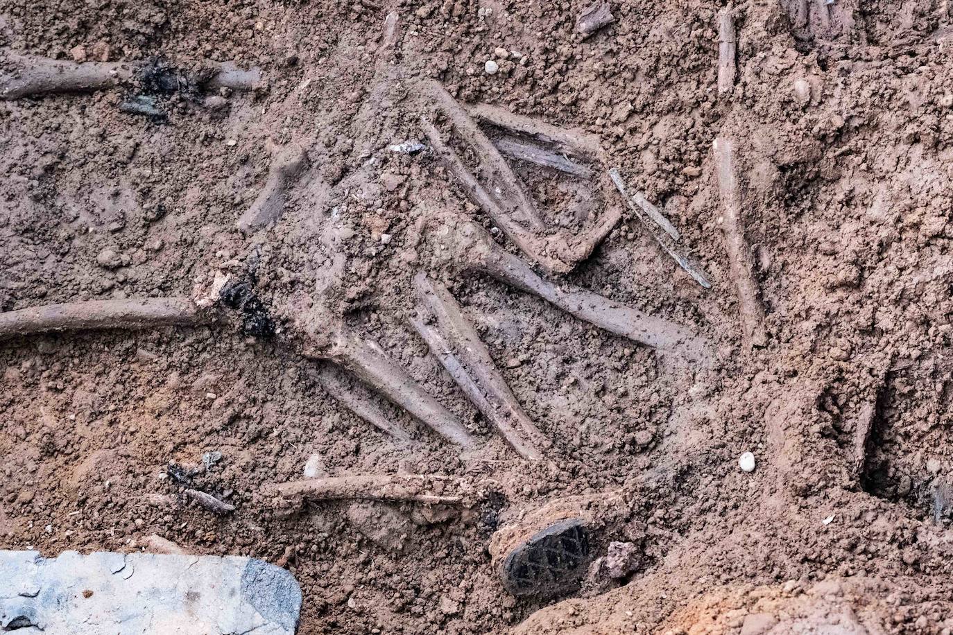 La ARMH localiza en el cementerio de Villadangos del Páramo (León) una fosa con diez cuerpos de personas fusiladas en 1936