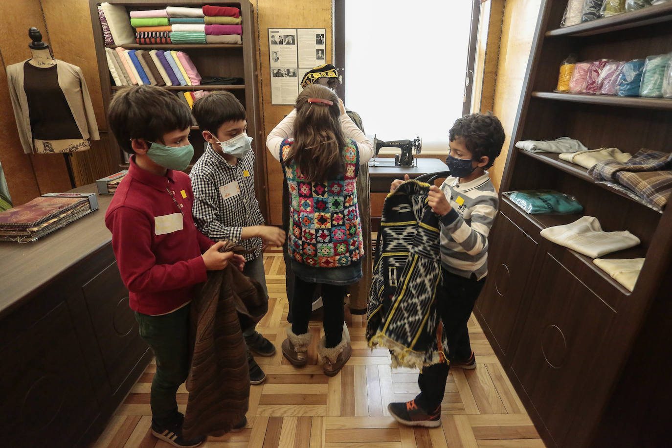 Ofrece diversas actividades lúdicas y culturales infantiles para que los más pequeños descubran el país azteca y los lazos que la emigración tejió entre España y América.