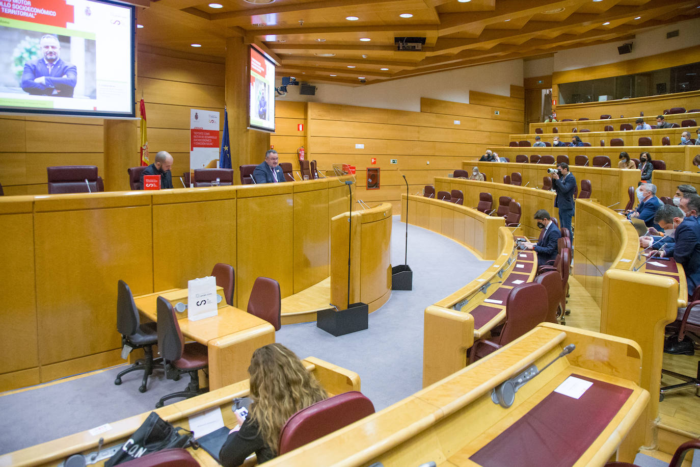 Morán reclama en el Senado la participación de los gobiernos locales en las políticas públicas deportivas. El presidente de la Diputación de León representa a la FEMP con una ponencia sobre 'Deporte y municipalismo' en la jornada celebrada en la Cámara Alta. 