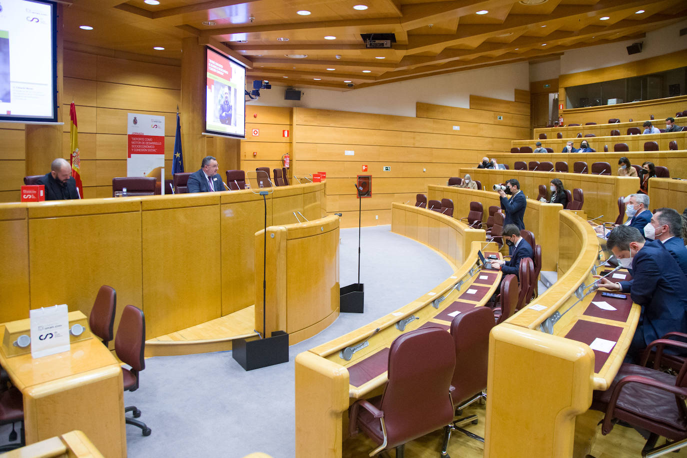 Morán reclama en el Senado la participación de los gobiernos locales en las políticas públicas deportivas. El presidente de la Diputación de León representa a la FEMP con una ponencia sobre 'Deporte y municipalismo' en la jornada celebrada en la Cámara Alta. 