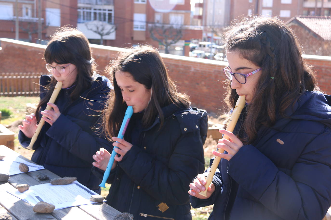 Este centro de referencia en León oferta educación desde guardería hasta bachillerato | Compaginar proyectos de innovación docente con la cercanía y el acompañamiento a los alumnos en todas las etapas hacen de este centro concertado un entorno privilegiado para el aprendizaje.