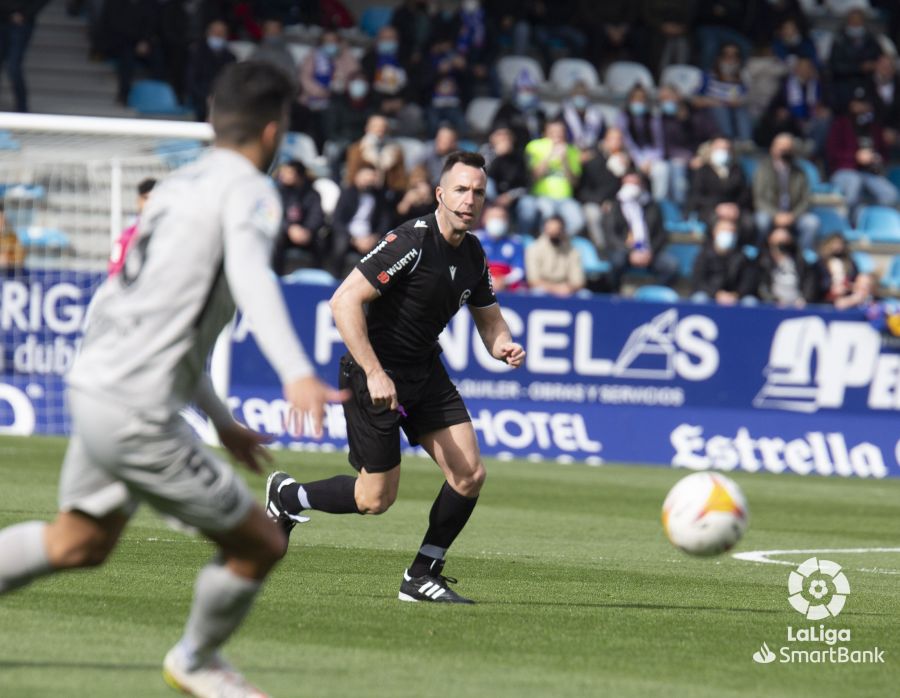 El conjunto berciano recibe a los pitiusos, entrenados por el conocido Paco Jémez, con el playoff como gran batalla entre ambos