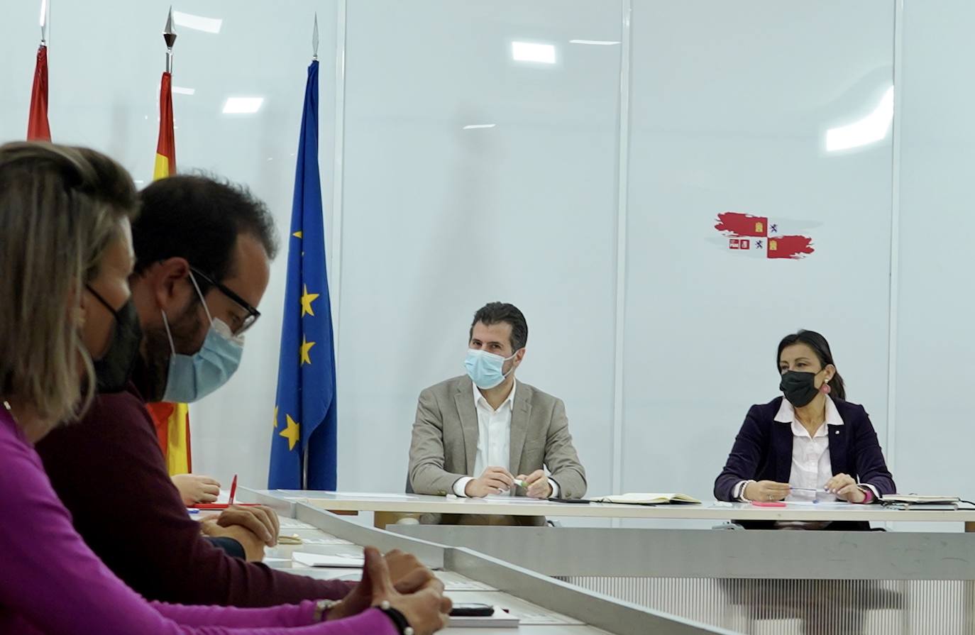 El secretario general del PSOECyL, Luis Tudanca, comparece en rueda de prensa tras presidir la reunión de la Comisión Ejecutiva del Partido Socialista de Castilla y León.