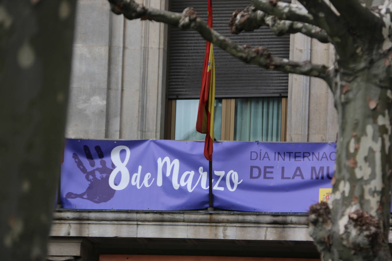 Actos del Día Internacional de la Mujer en la plaza de la Inmaculada de León. 