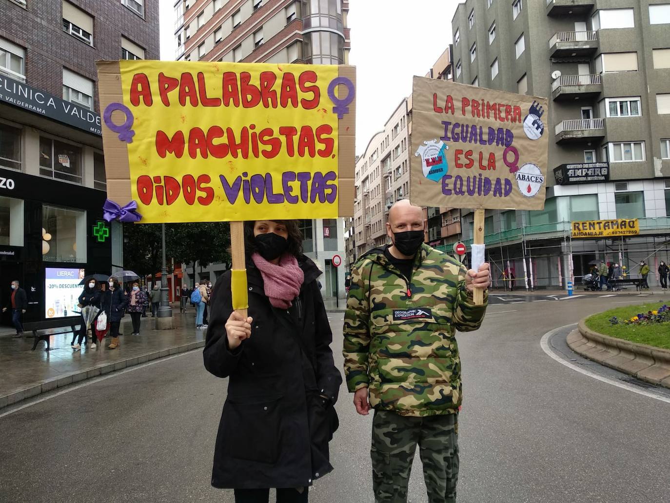 Manifestación de la Asociación de Mujeres Feministas Bercianas en Ponferrada. 