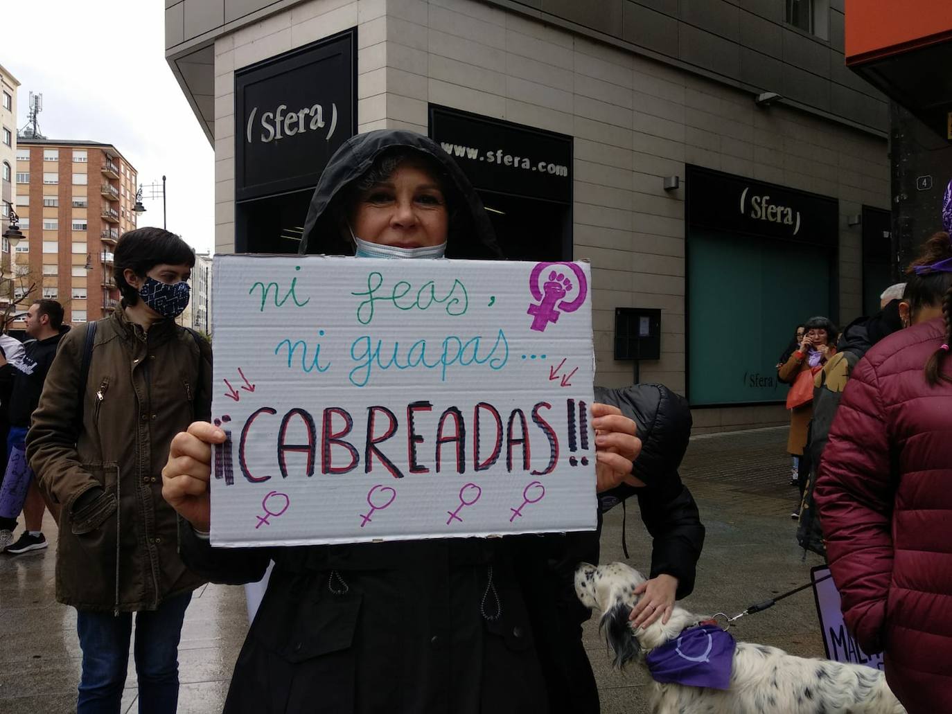 Manifestación de la Asociación de Mujeres Feministas Bercianas en Ponferrada. 