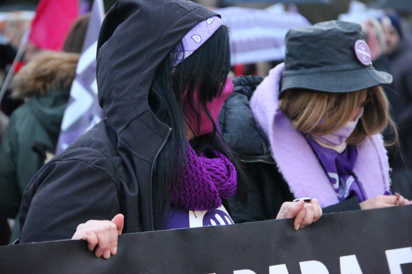 Las calles de la capital se han teñido de violeta en la manifestación reivindicativa del Día Internacional de la Mujer.