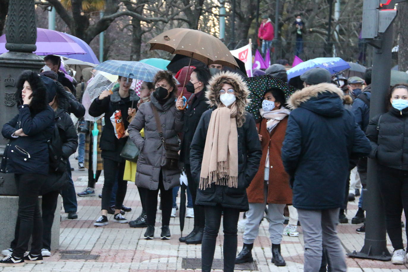 Las calles de la capital se han teñido de violeta en la manifestación reivindicativa del Día Internacional de la Mujer.