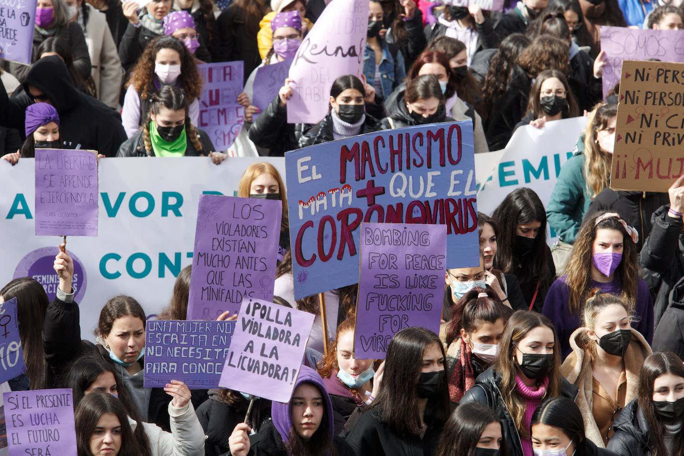 Manifestación de la Asociación de Mujeres Feministas Bercianas en Ponferrada. 