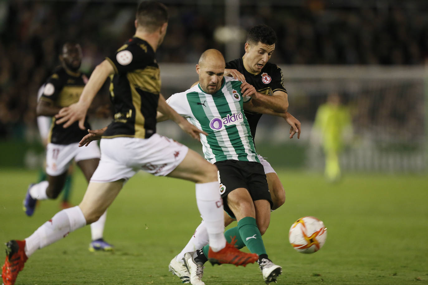 Debacle de la Cultural en su visita al Racing, con una dura derrota 4-0 para los leoneses