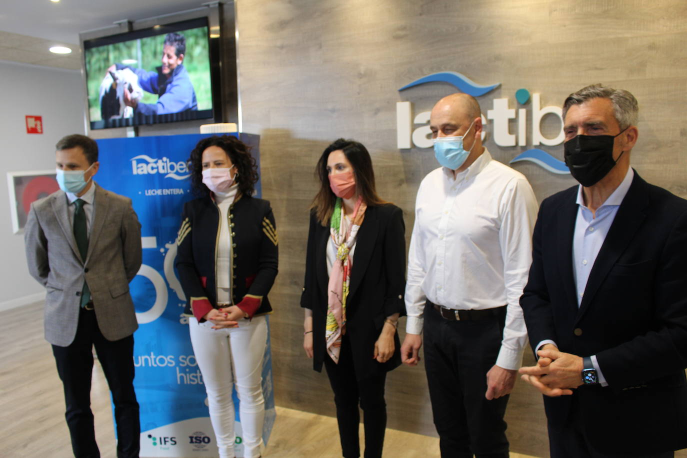 La empresa de lácteos de León ha realizado una visita institucional por su fábrica.