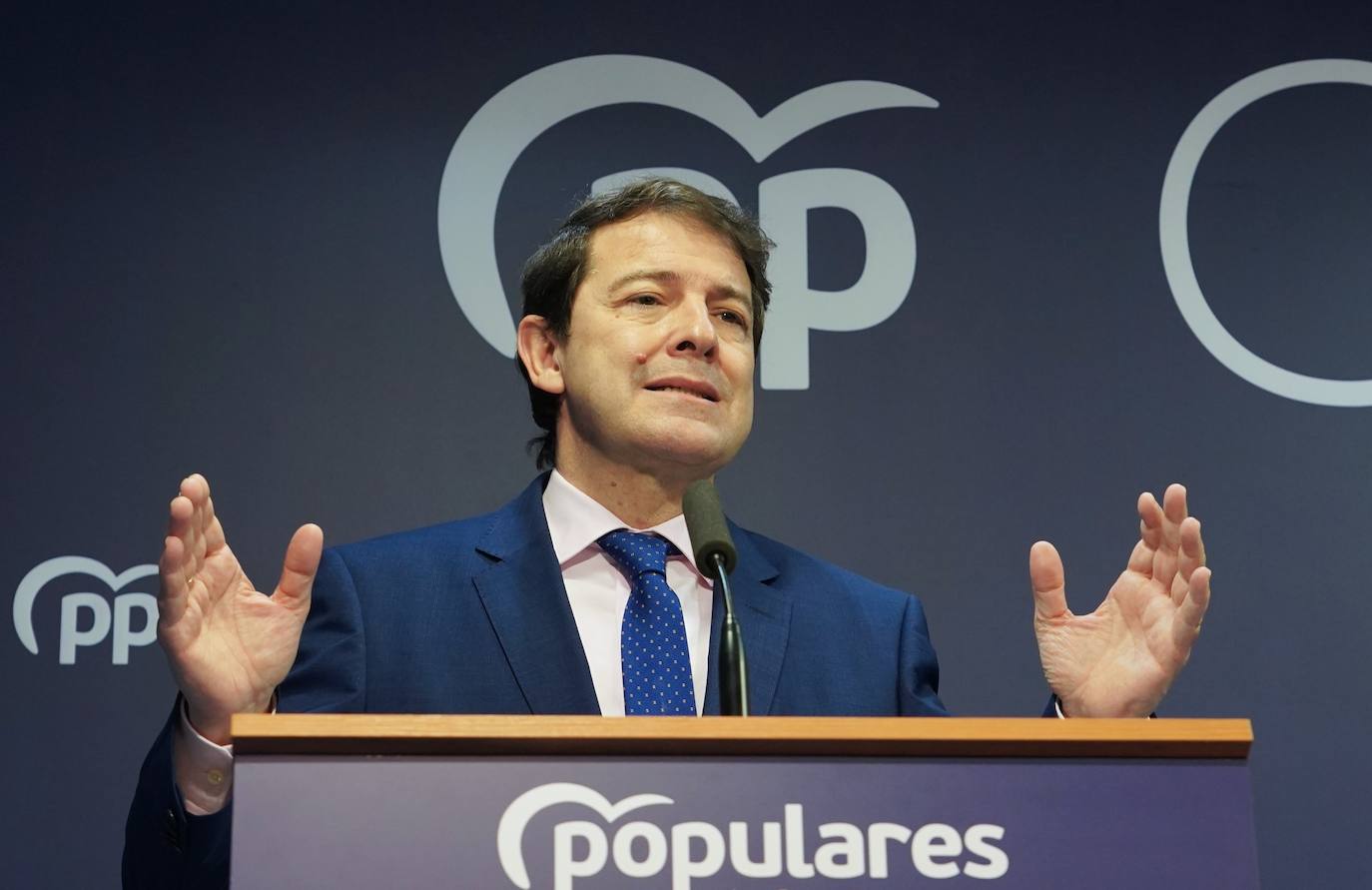 El presidente del Partido Popular de Castilla y León y presidente en funciones de la Junta, Alfonso Fernández Mañueco, ofrece una rueda de prensa tras mantener una reunión telemática con todos los presidentes provinciales del PP.