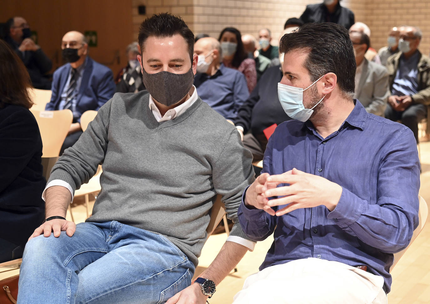 El secretario general del PSOE de Castilla y León, Luis Tudanca, acude a la Asamblea Extraordinaria de la Agrupación Local del PSOE de Burgos.